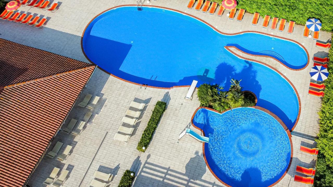 Hotel Ausonia Морской Милан Экстерьер фото