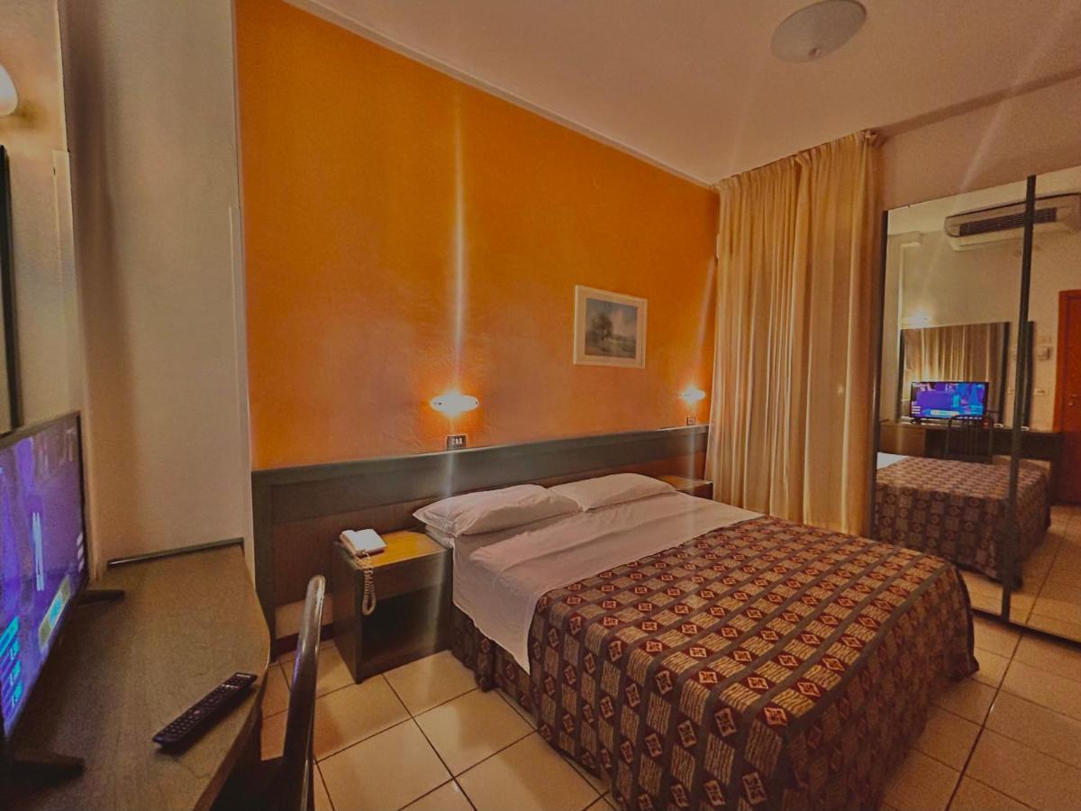Hotel Ausonia Морской Милан Экстерьер фото