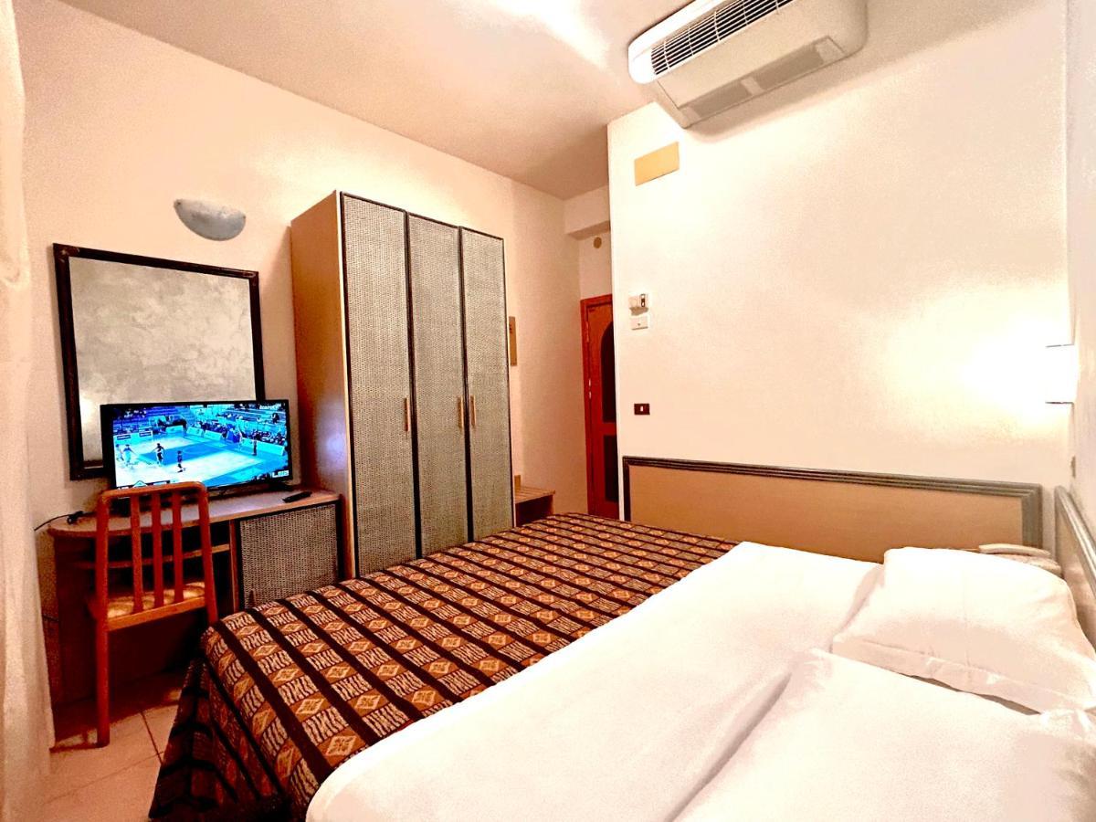Hotel Ausonia Морской Милан Экстерьер фото