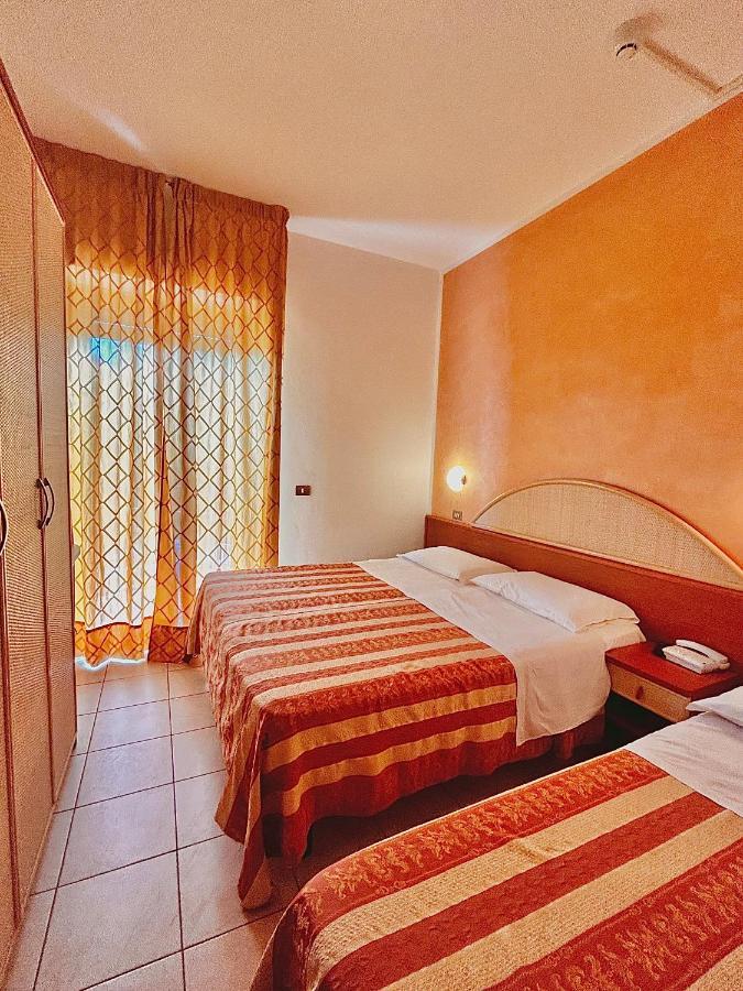 Hotel Ausonia Морской Милан Экстерьер фото