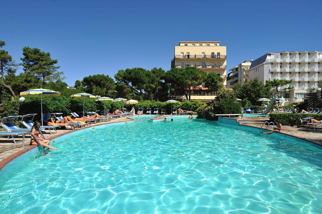 Hotel Ausonia Морской Милан Экстерьер фото