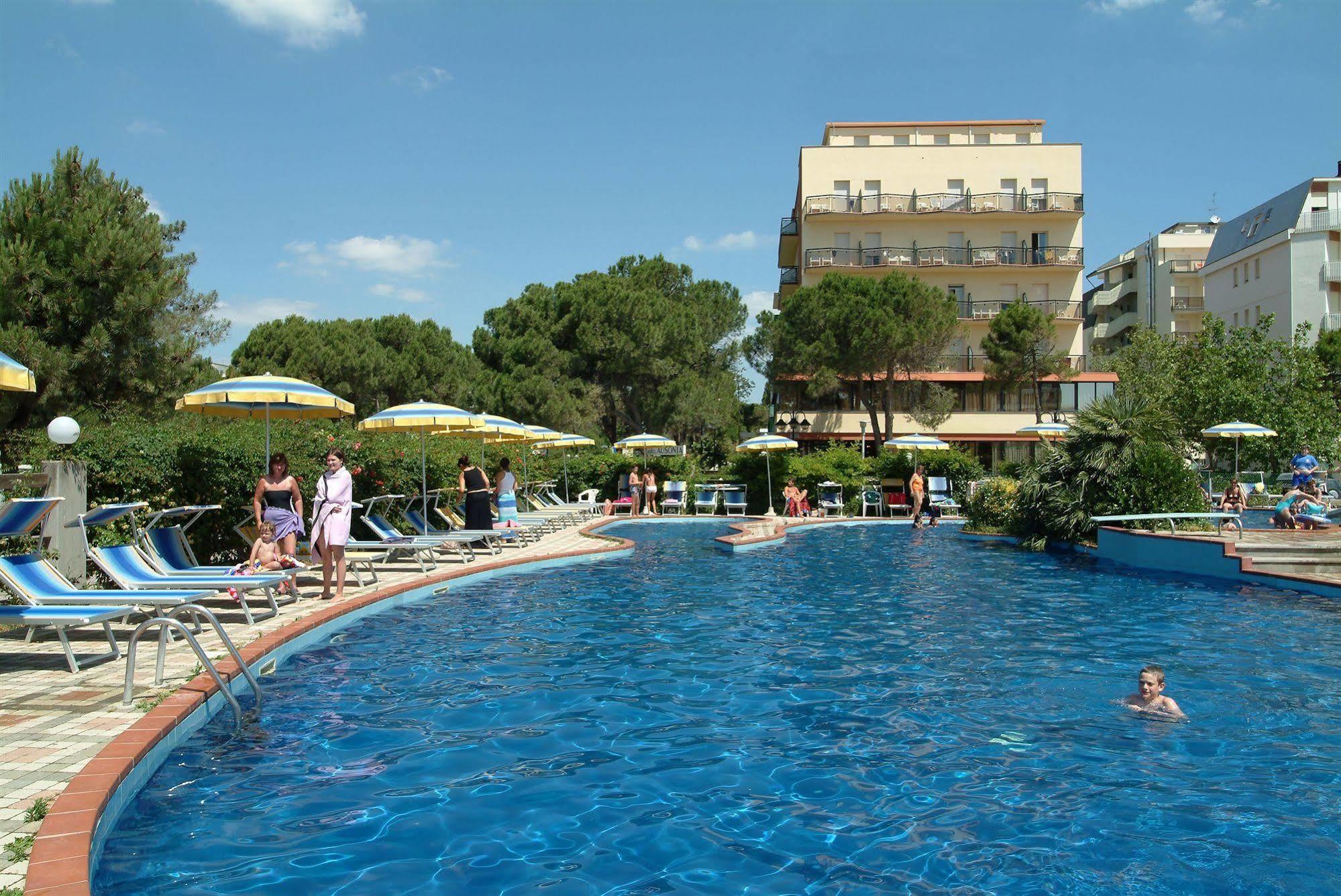 Hotel Ausonia Морской Милан Экстерьер фото