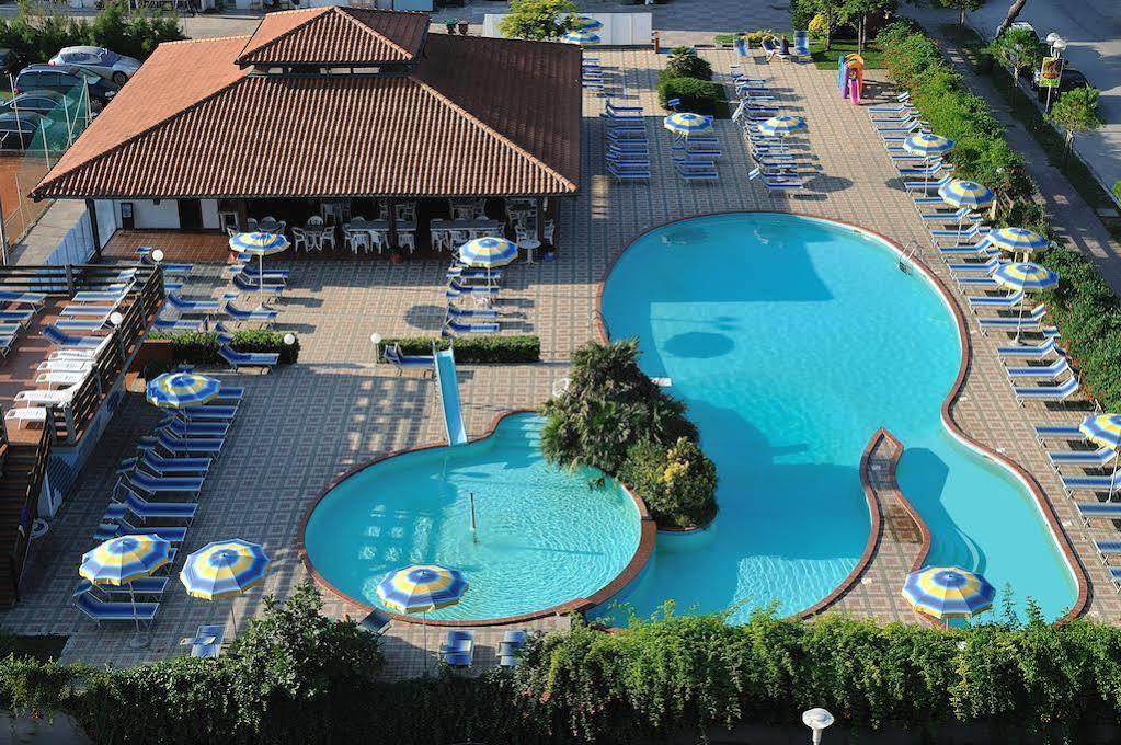 Hotel Ausonia Морской Милан Экстерьер фото